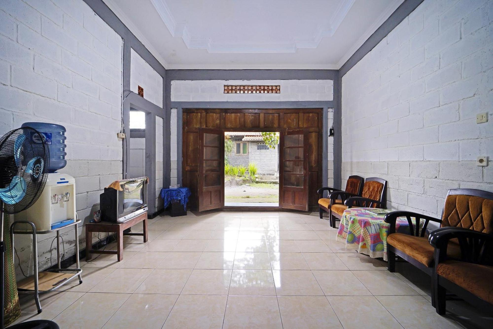 Spot On 91085 Griya Estu Wening Hotel Sleman  Exterior foto