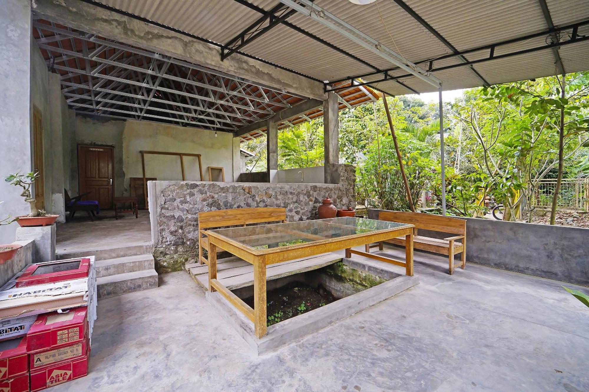 Spot On 91085 Griya Estu Wening Hotel Sleman  Exterior foto