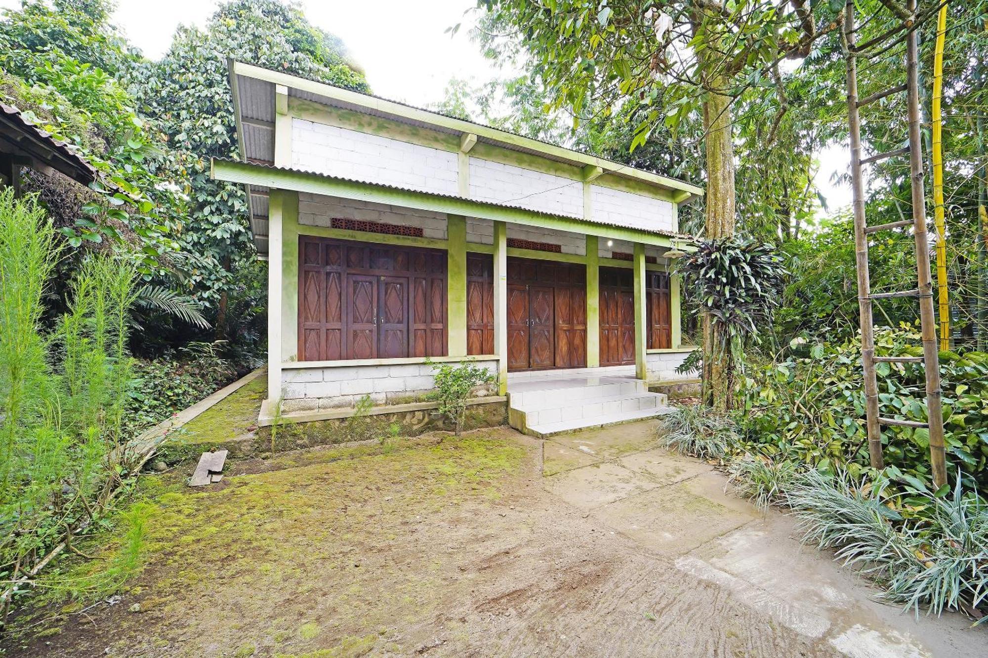 Spot On 91085 Griya Estu Wening Hotel Sleman  Exterior foto